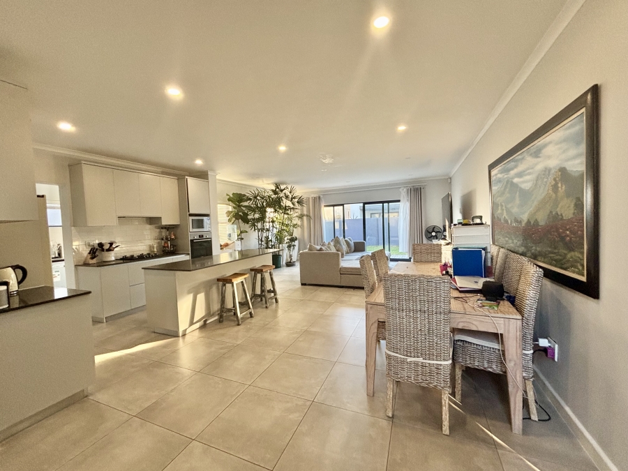 4 Bedroom Property for Sale in Sandown Western Cape